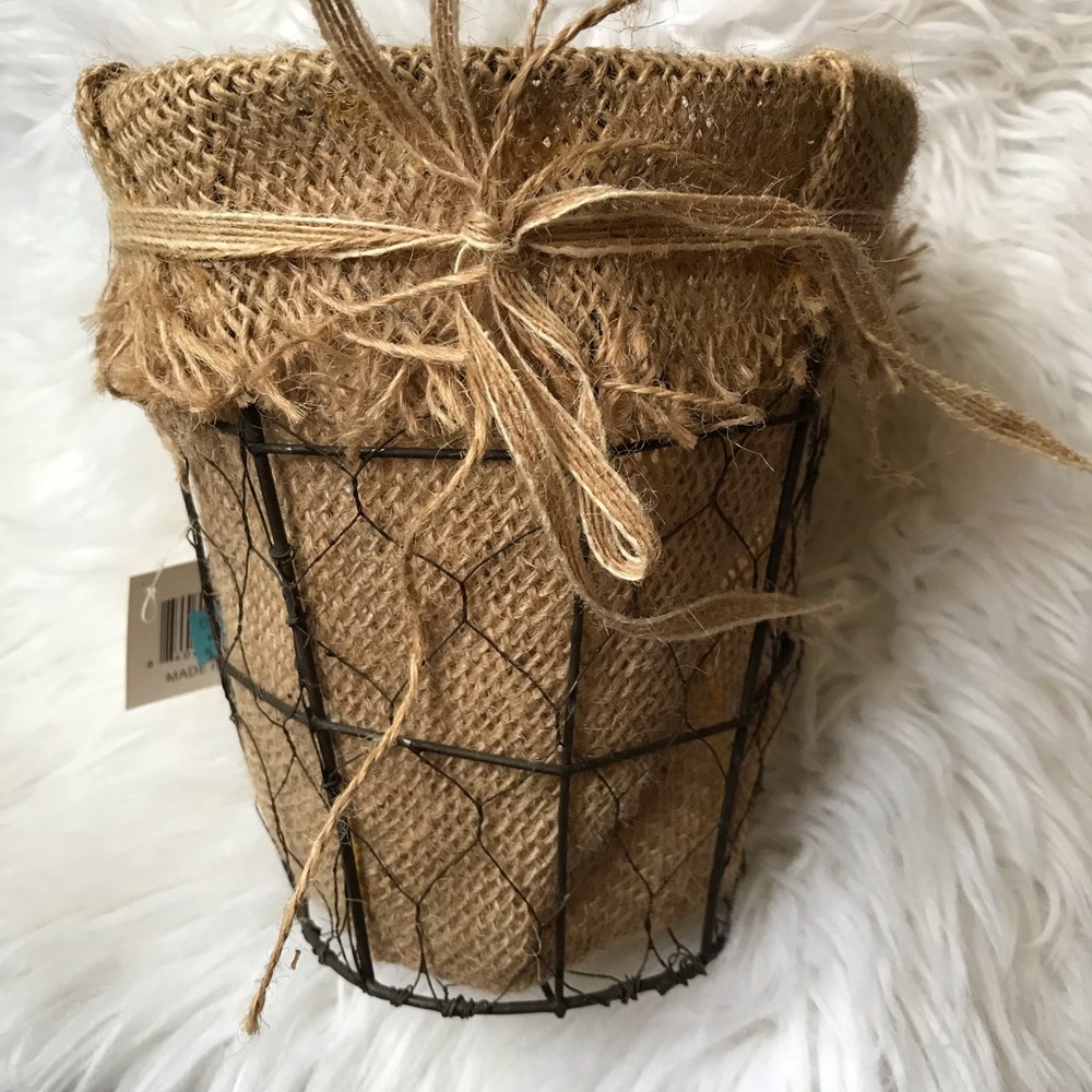 Burlap Wire Decorative Basket